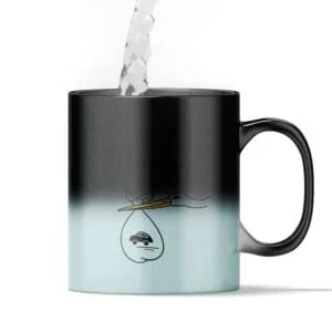 Couvercle pour mug en bambou personnalisé 7 Mug magique où l'on verse de l'eau chaude : le motif apparait
