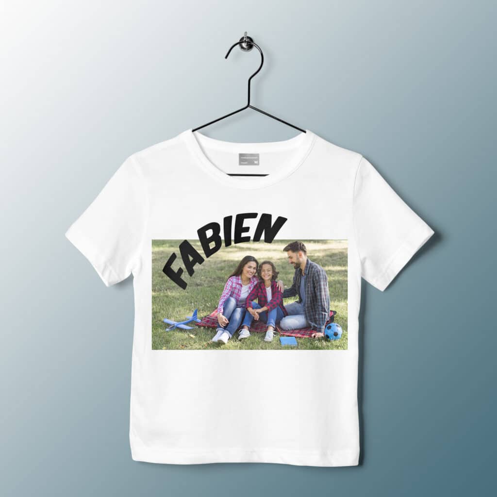 T-shirt enfant personnalisé avec une photo et un texte