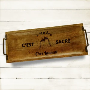 Bouteille isotherme personnalisée avec photo, texte, logo 7 Plateau de service gravé personnalisé avec le message : l'apéro c'est sacré chez Laurent