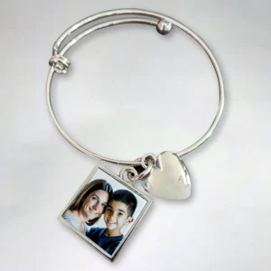 Couvercle pour mug en bambou personnalisé 5 Bracelet personnalisé femme avec une photo et une breloque cœur